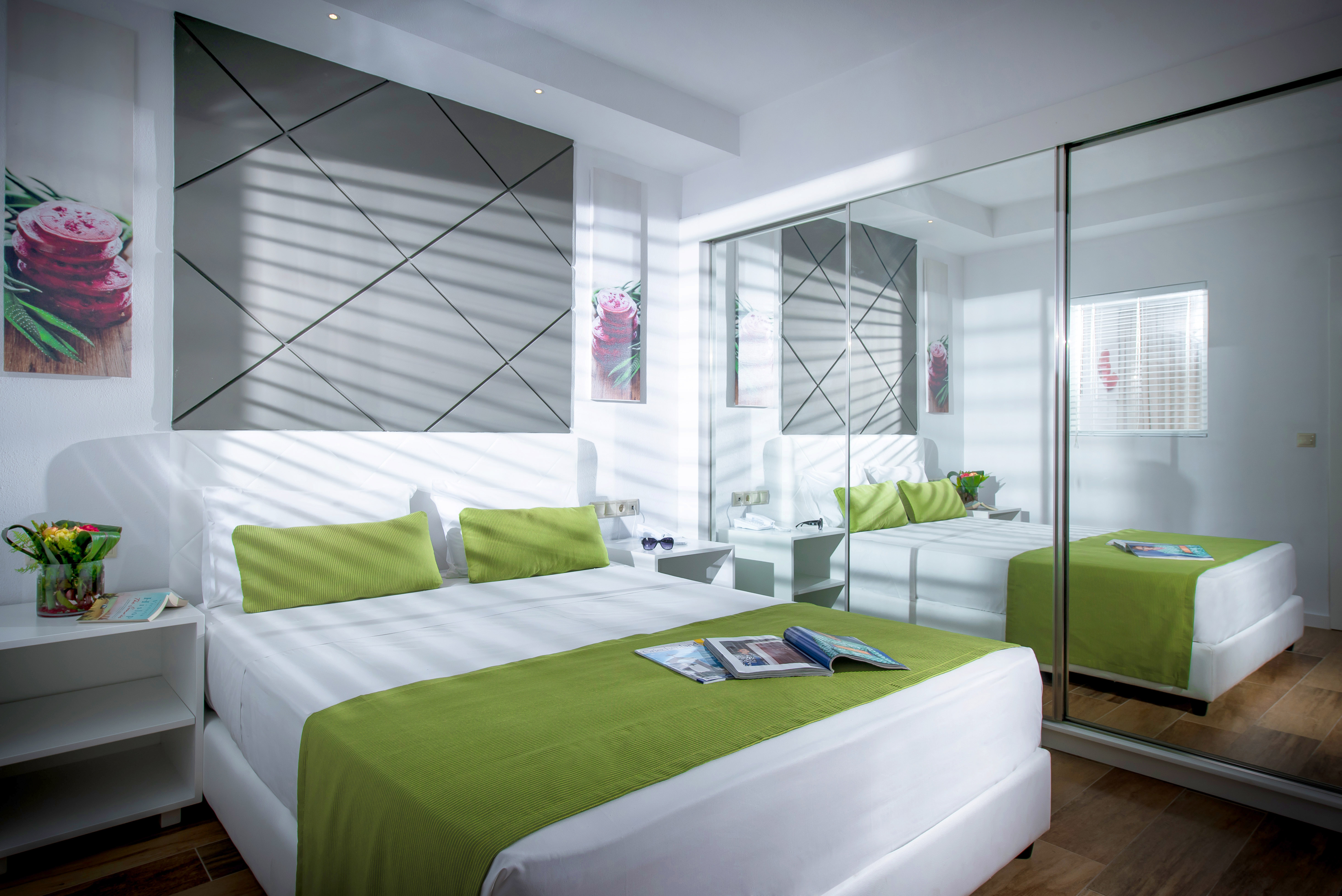 SUPERIOR FAMILY ROOM