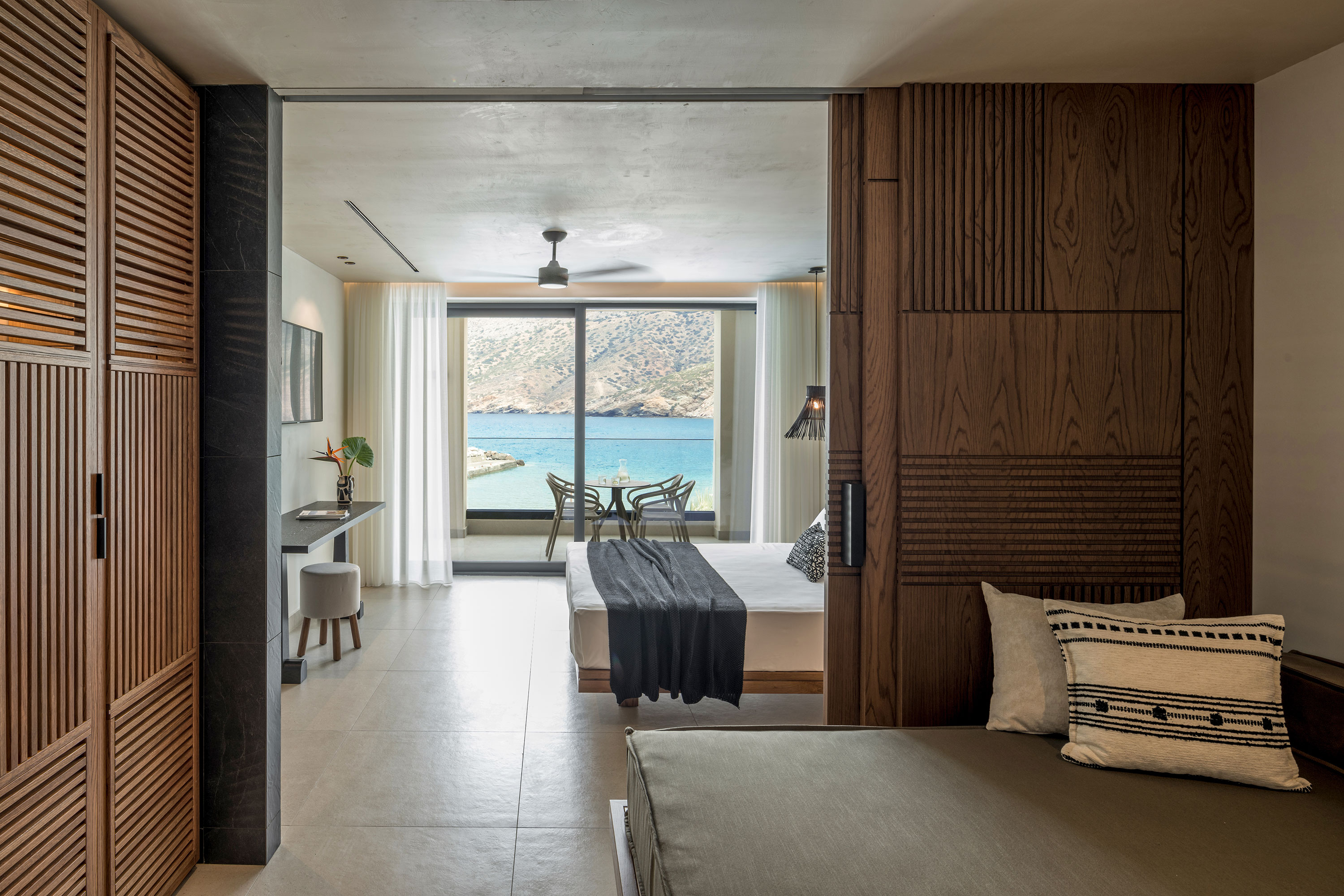 SEA FRONT FAMILY ROOM