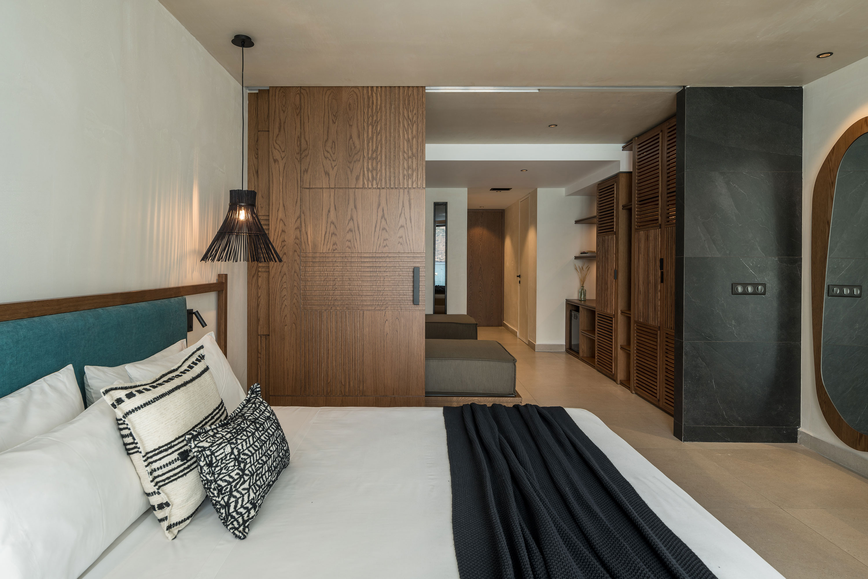 SEA FRONT FAMILY ROOM