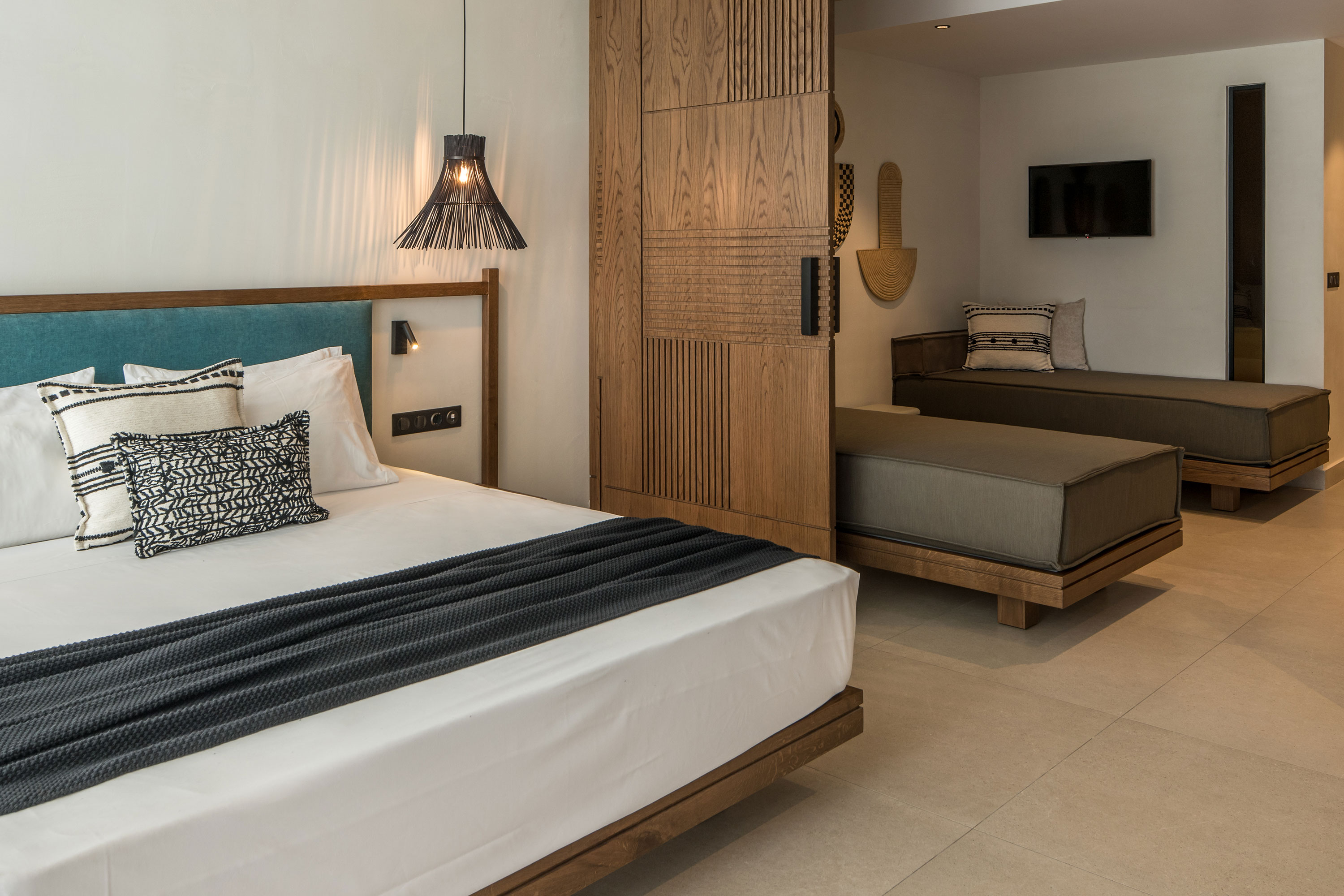 SEA FRONT FAMILY ROOM