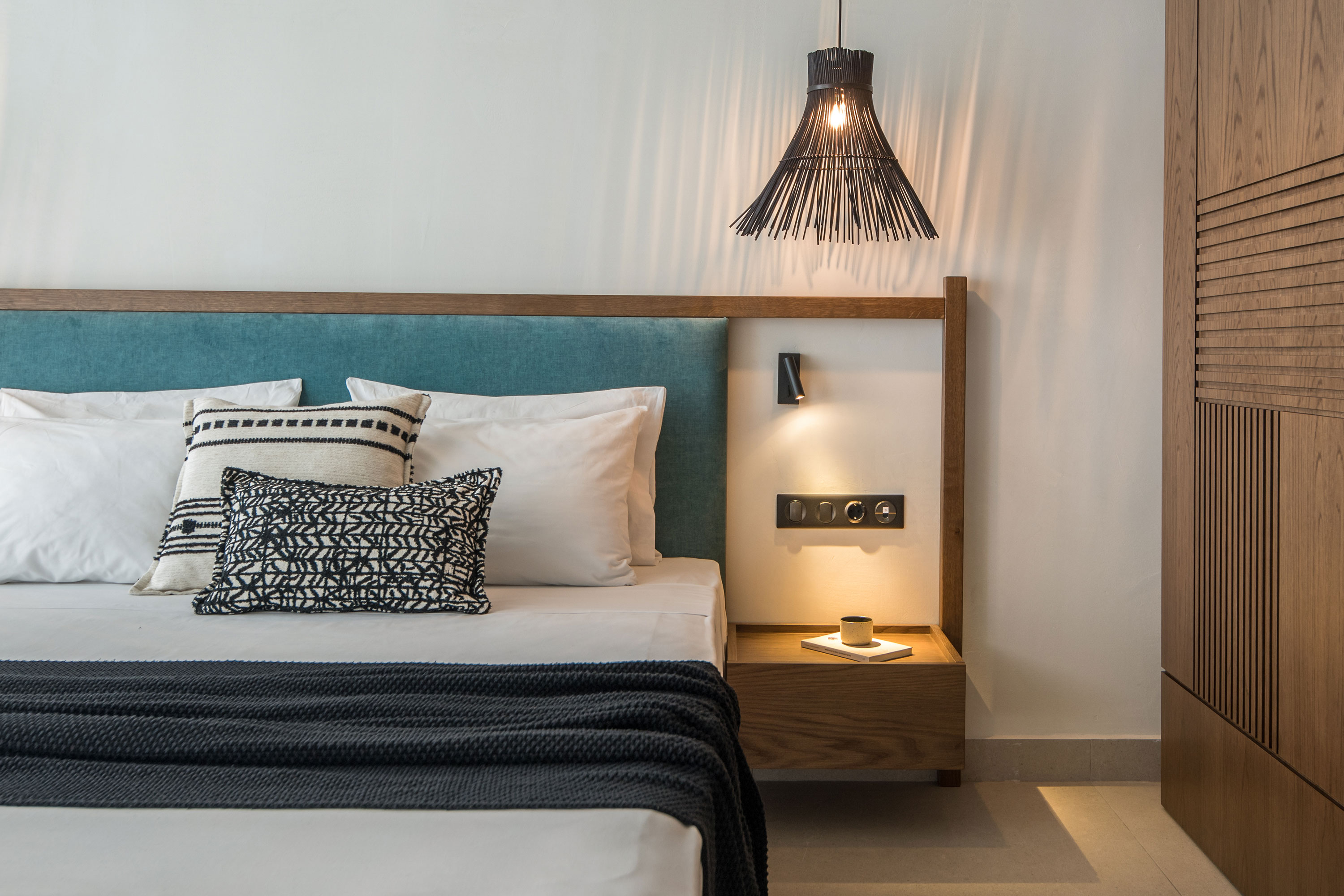 SEA FRONT FAMILY ROOM