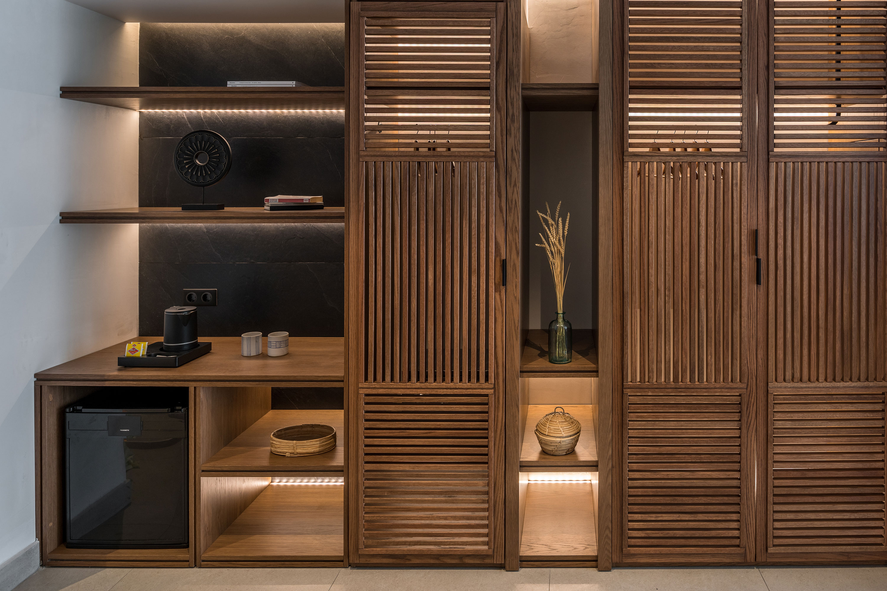 SEA FRONT FAMILY ROOM