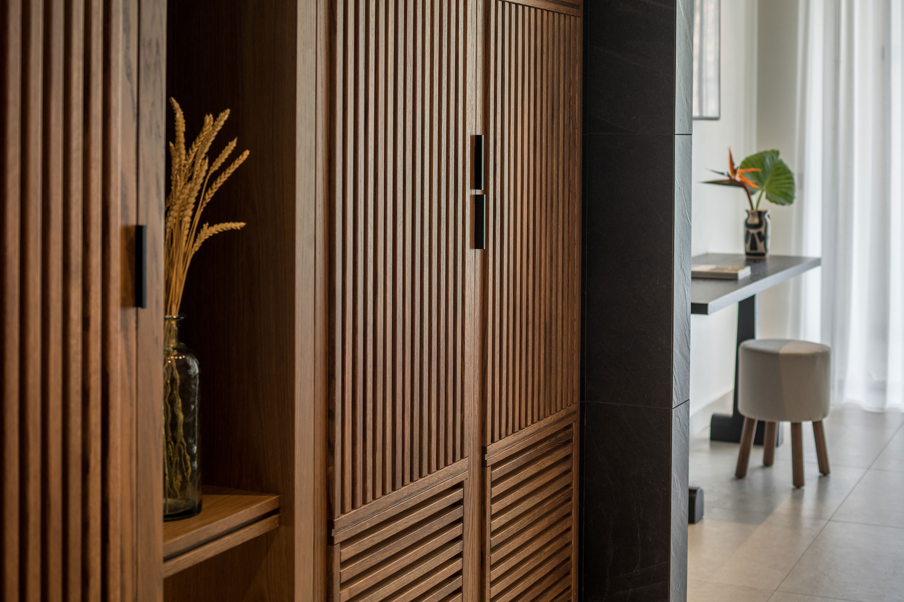 SEA FRONT FAMILY ROOM