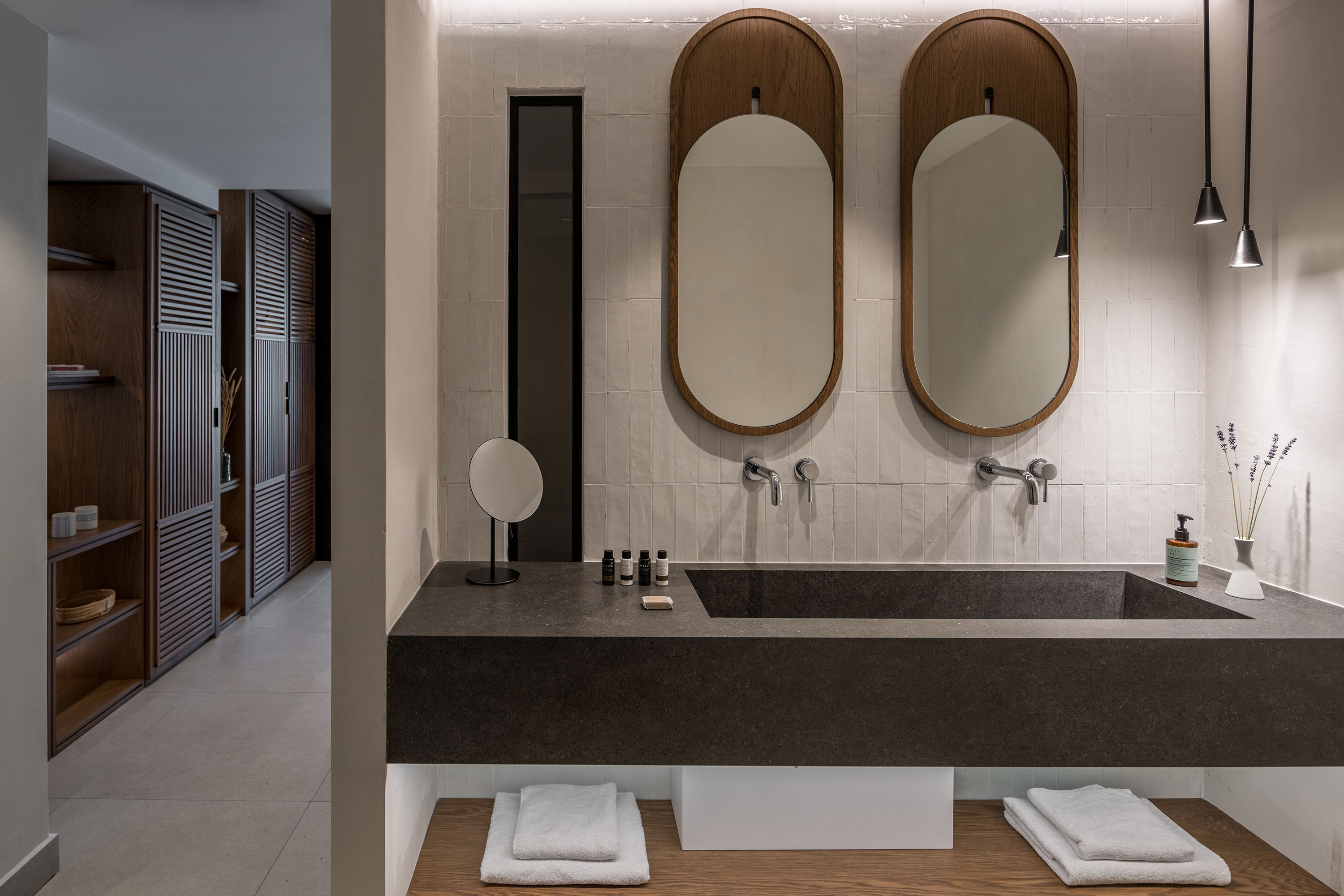 SEA FRONT FAMILY ROOM