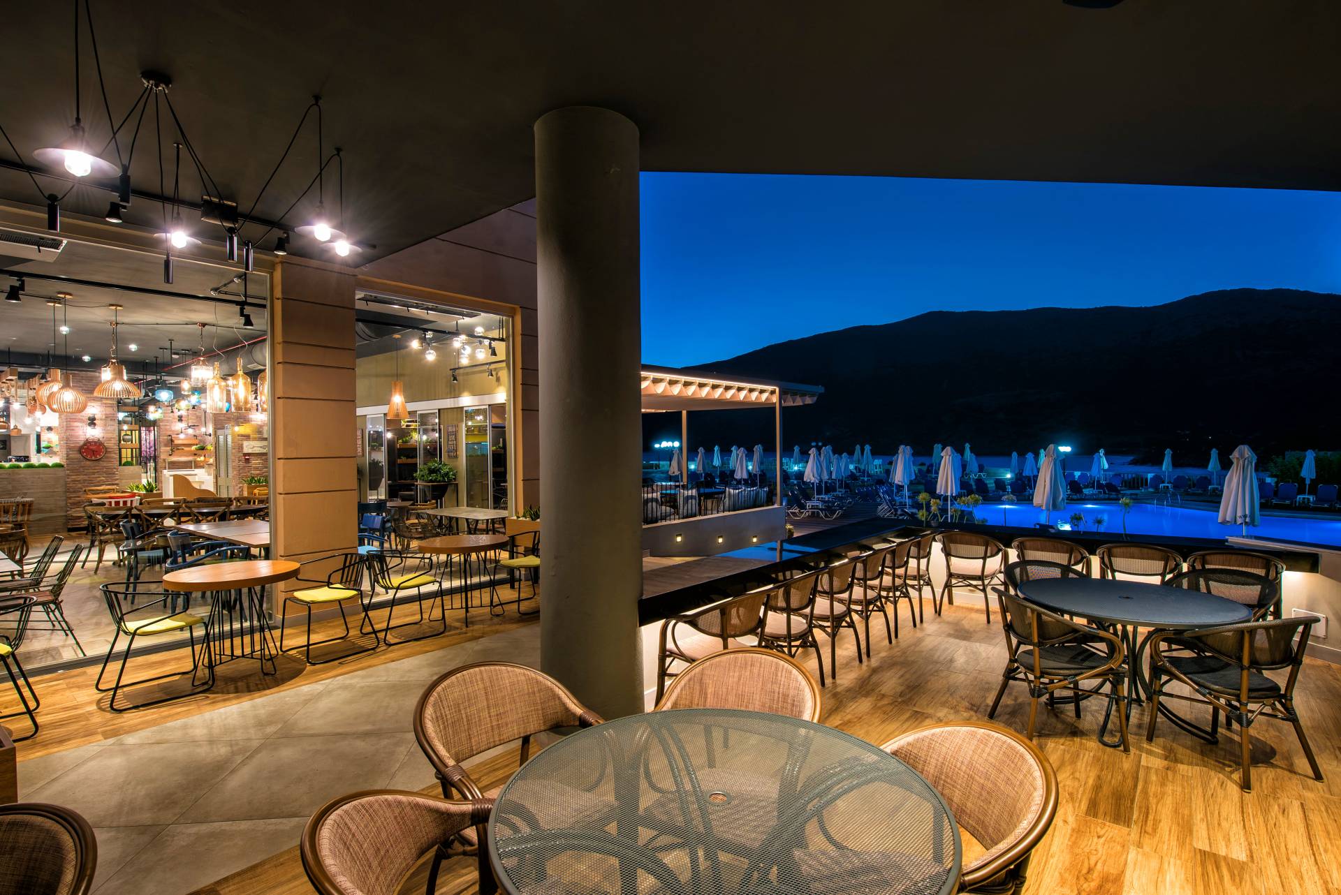 «F» ALL DAY RESTAURANT