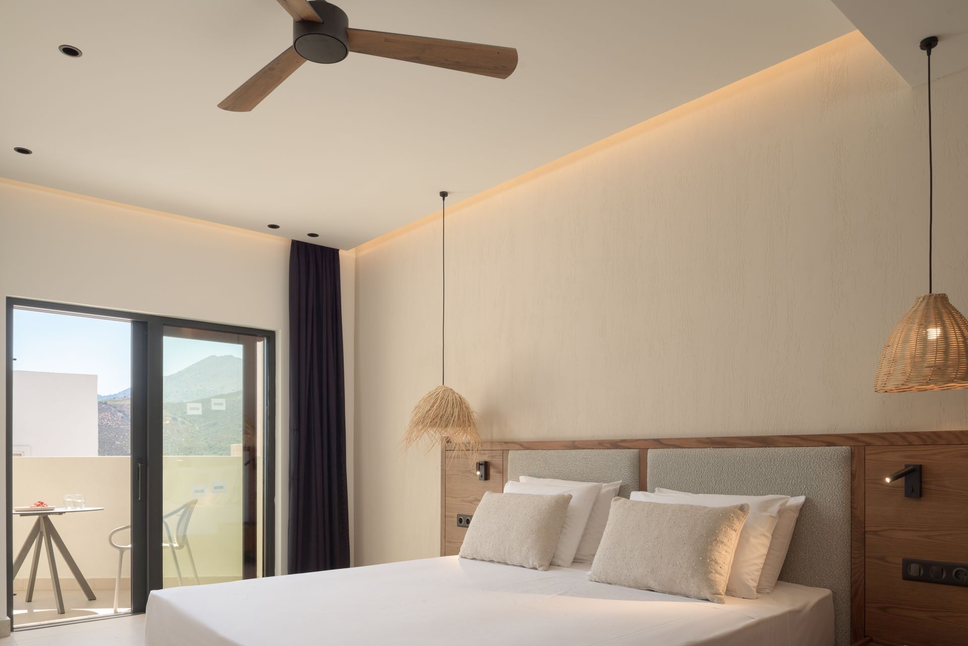 ΟΙΚΟΓΕΝΕΙΑΚΗ ΣΟΥΙΤΑ