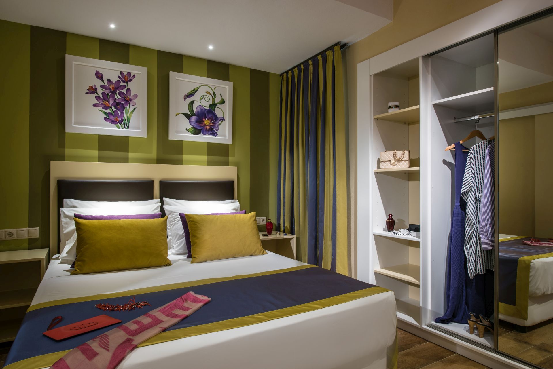 ΟΙΚΟΓΕΝΕΙΑΚΗ ΣΟΥΙΤΑ