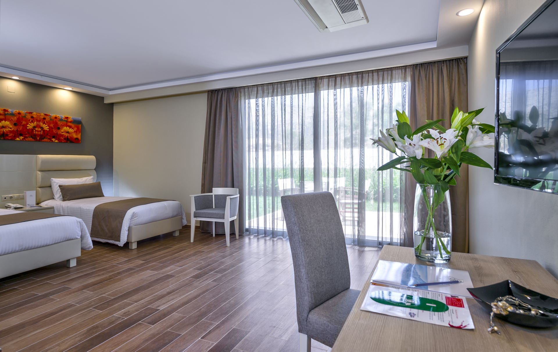 ΟΙΚΟΓΕΝΕΙΑΚΗ ΣΟΥΙΤΑ