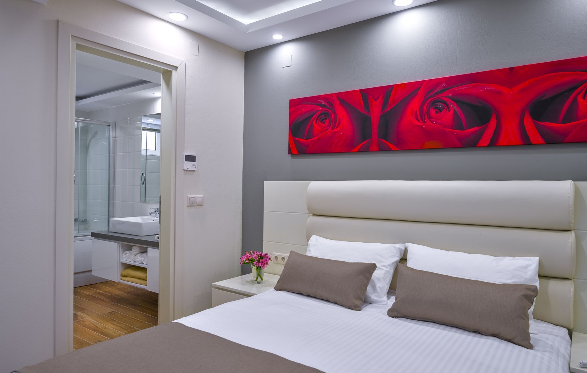 ΟΙΚΟΓΕΝΕΙΑΚΗ ΣΟΥΙΤΑ