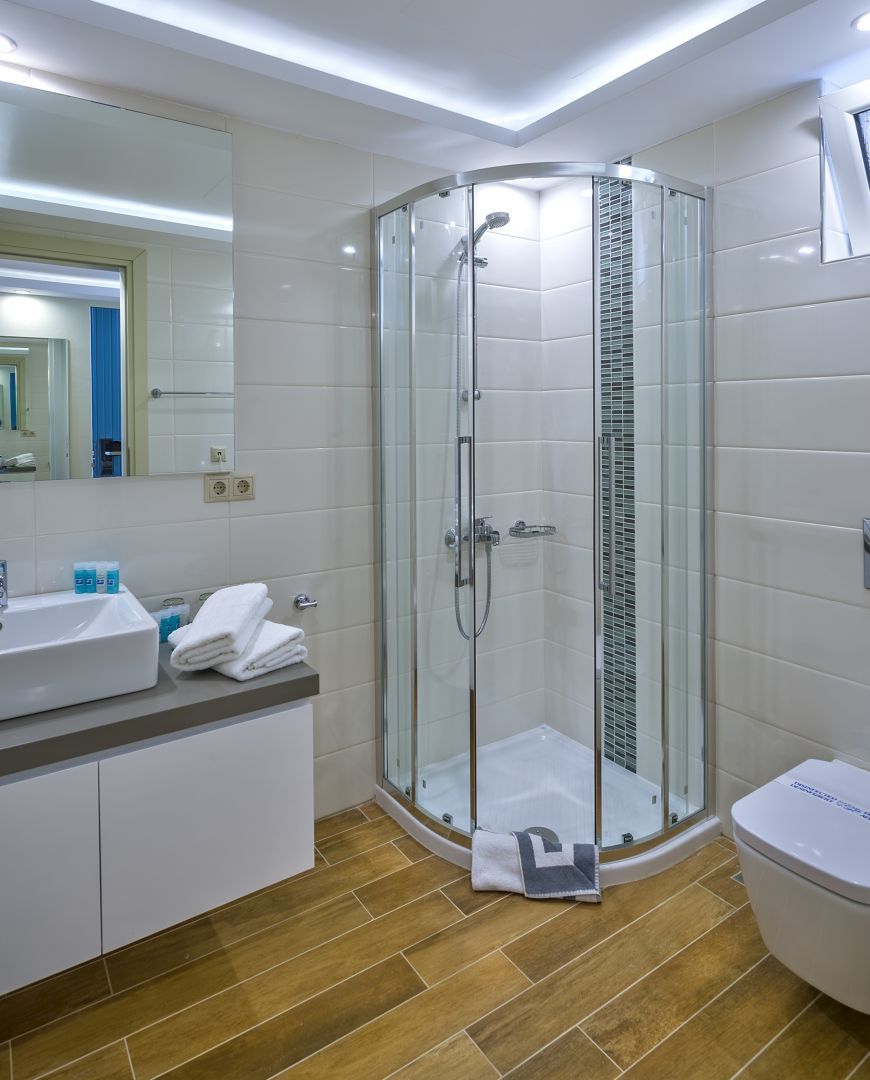 ΟΙΚΟΓΕΝΕΙΑΚΗ ΣΟΥΙΤΑ