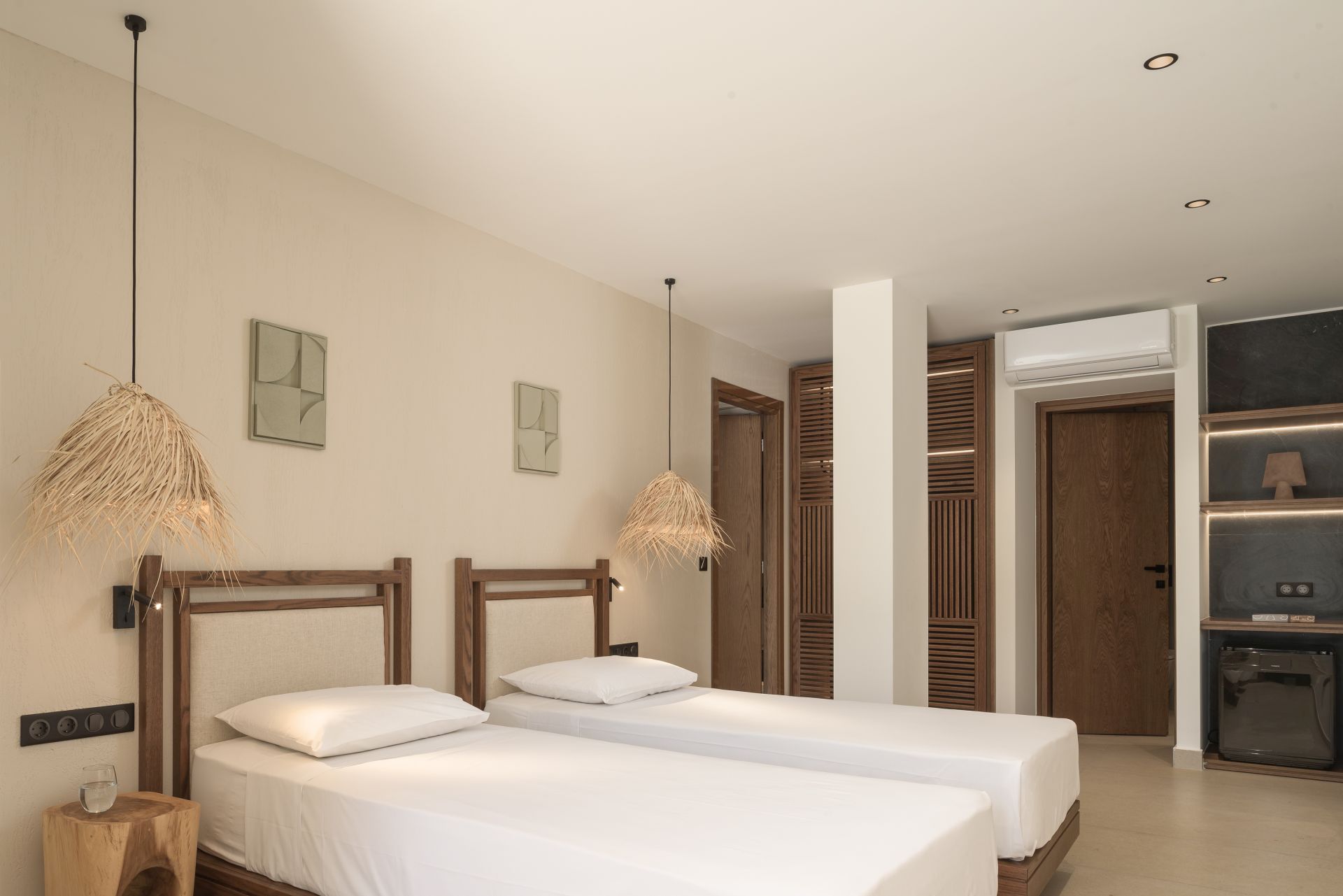 ΟΙΚΟΓΕΝΕΙΑΚΗ ΣΟΥΙΤΑ